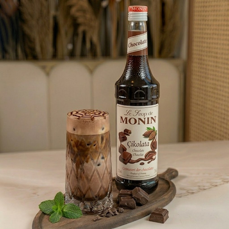 ICED CHOCOLATE LATTE