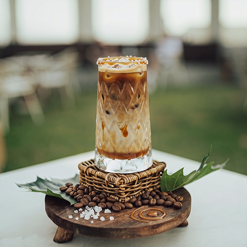 ICED SALTED CARAMEL LATTE (TUZLU KARAMEL)